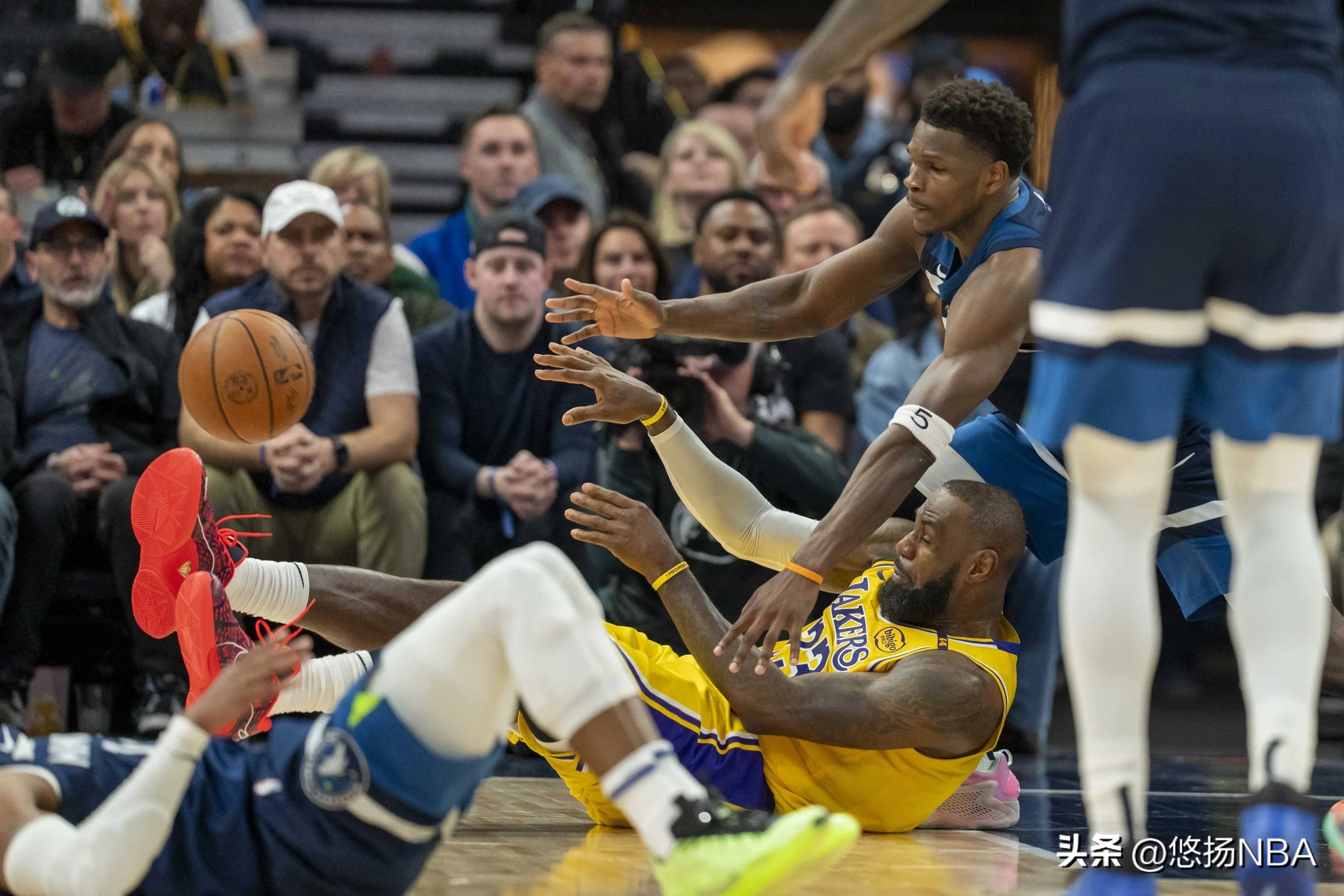 包含今晚皇家马德里备战NBA季后赛，内部沟通细节曝光，气氛紧张，心理建设被强调的词条