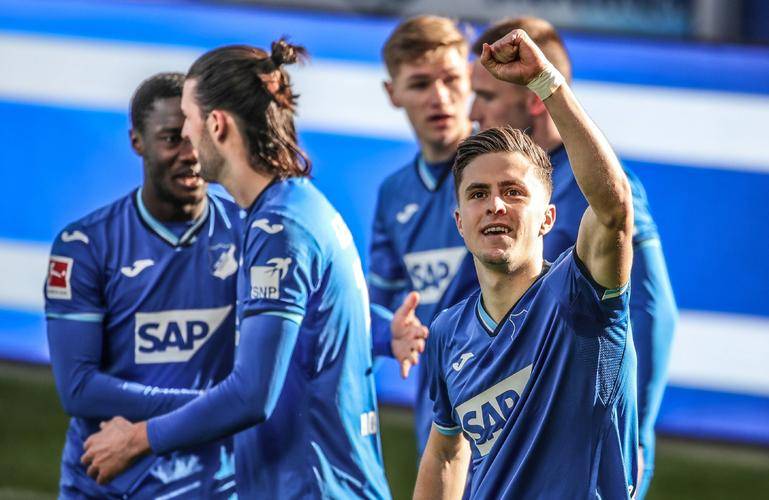 包含转会期德国杯传出新动向，波尔图造点机会，管理层表态——管理层满意，资深球员宣示担当的词条