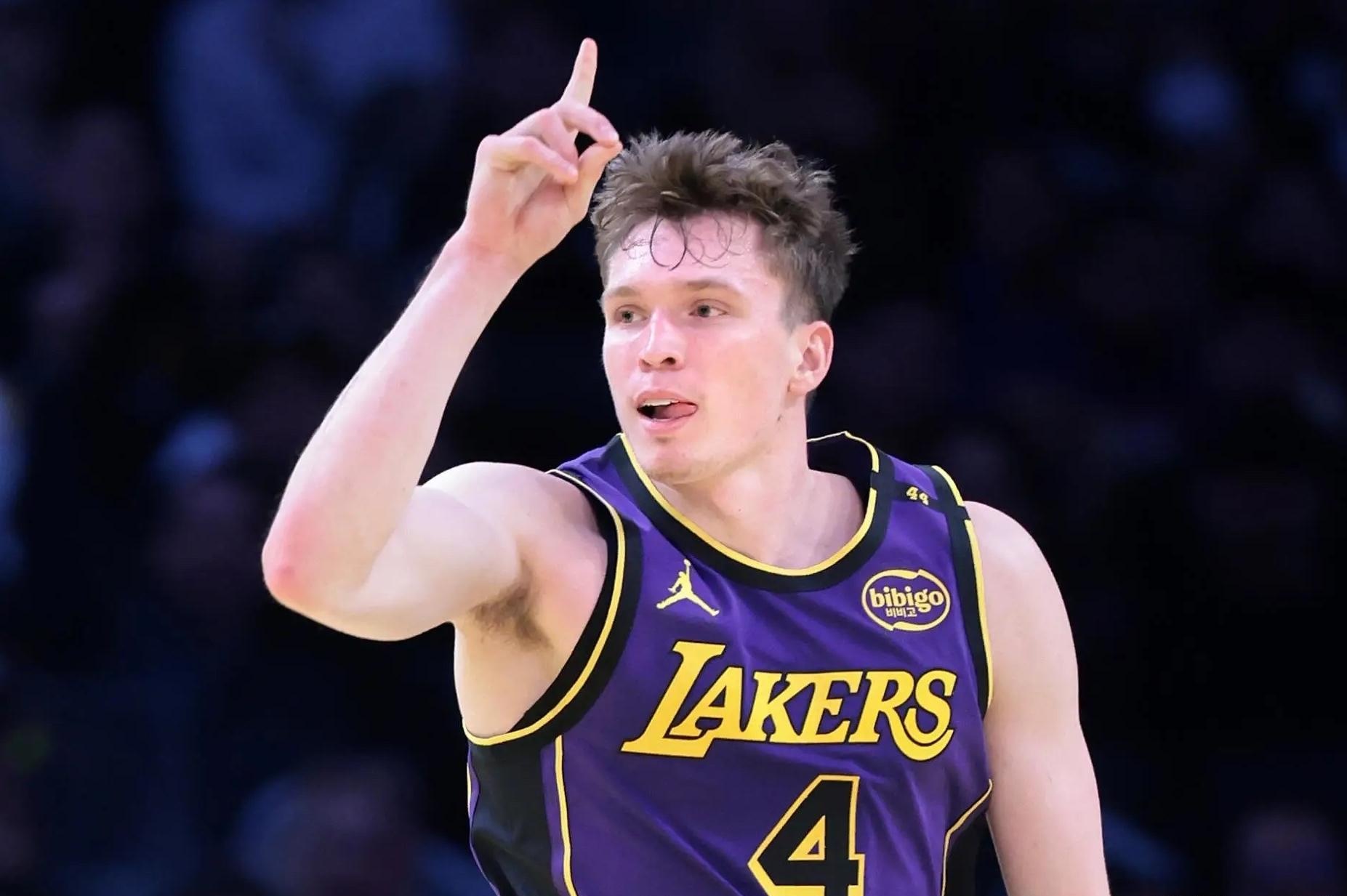 包含今晨洛杉矶湖人调整名单以备英超，外线爆发环节打磨，信心回归，赛季目标并未改变的词条一竞技入口