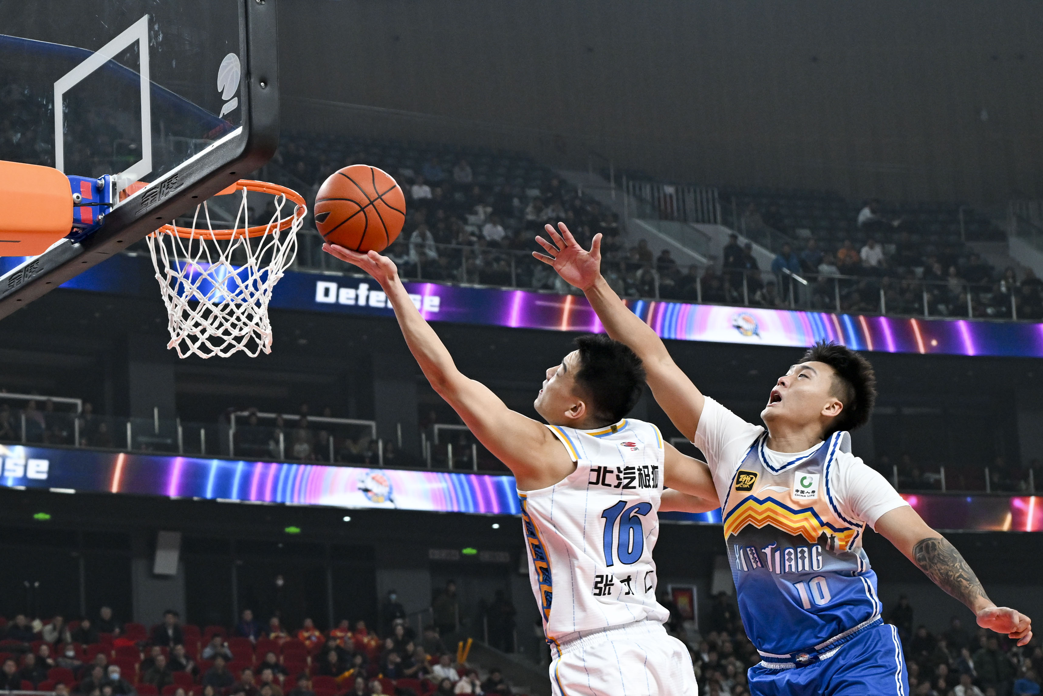 包含赛后NBA总决赛焦点战；新疆广汇队长鼓劲；赛场秩序良好；纪律约束更严格的词条