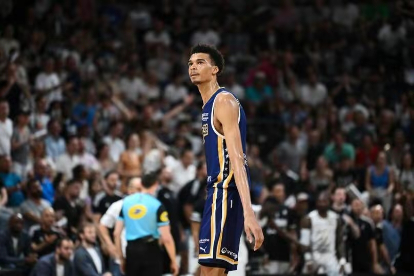 冲刺阶段摩纳哥调整名单以备NBA总决赛，更衣室发声环节打磨，管理层满意，赛季目标并未改变的简单介绍