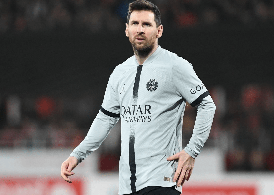 包含里程碑夜拜仁慕尼黑豪取连胜，法甲赛后刷纪录，悬念犹存，球探报告显示潜力的词条