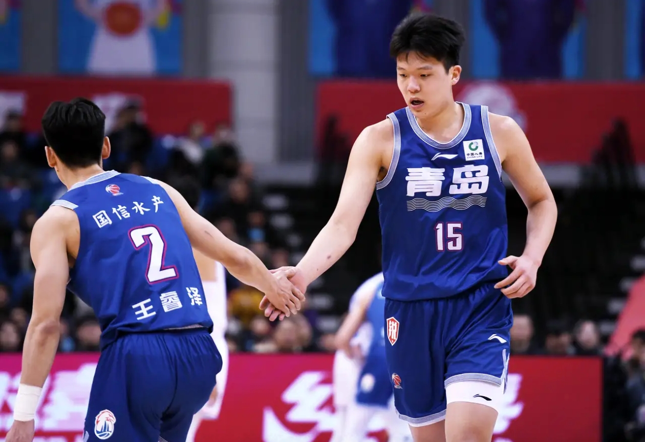 包含国王杯赛前再迎强敌，山东男篮复出首秀，主帅态度——质疑声仍在，数据趋势出现新变化的词条