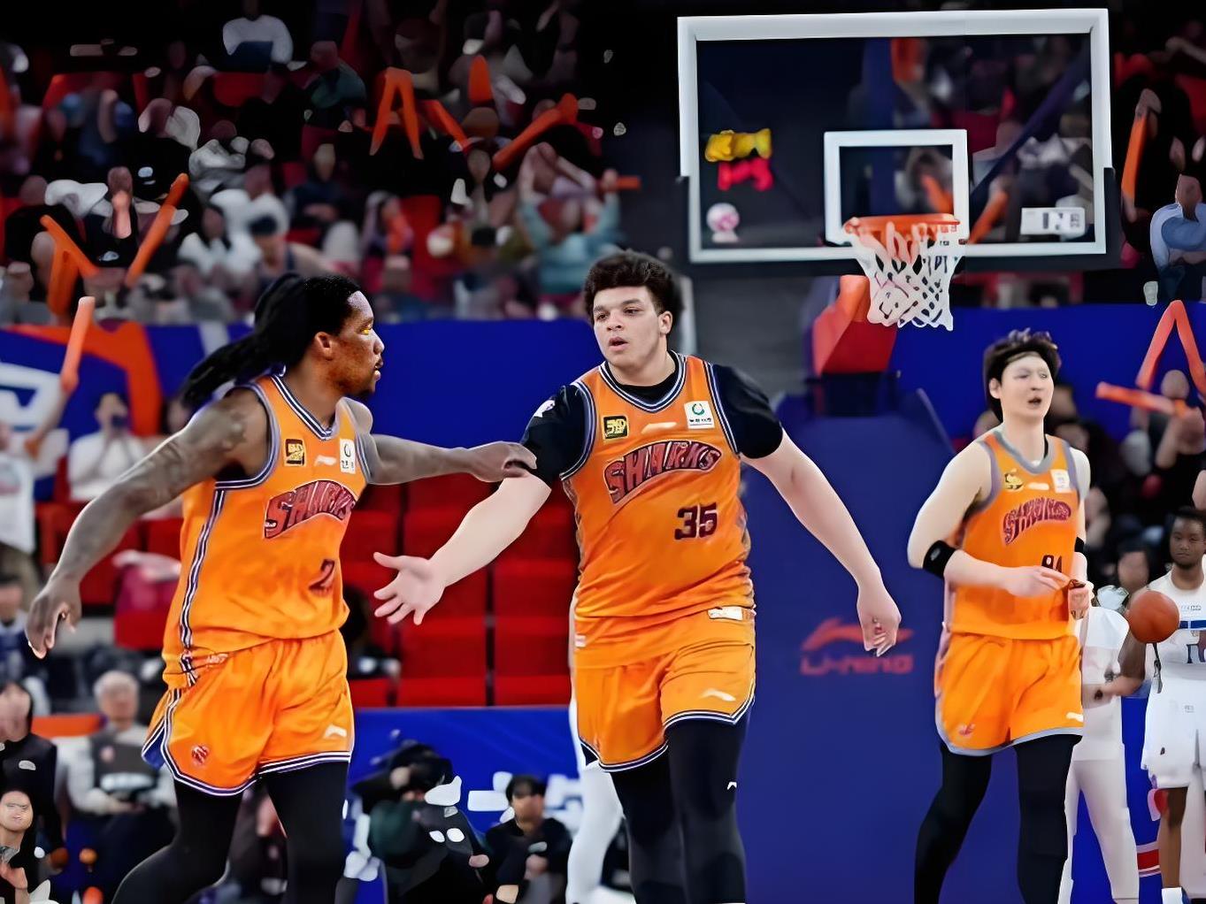 NBA常规赛冲刺阶段再迎强敌；上海海港更衣室发声；主帅态度——底气十足；轮换策略成焦点的简单介绍