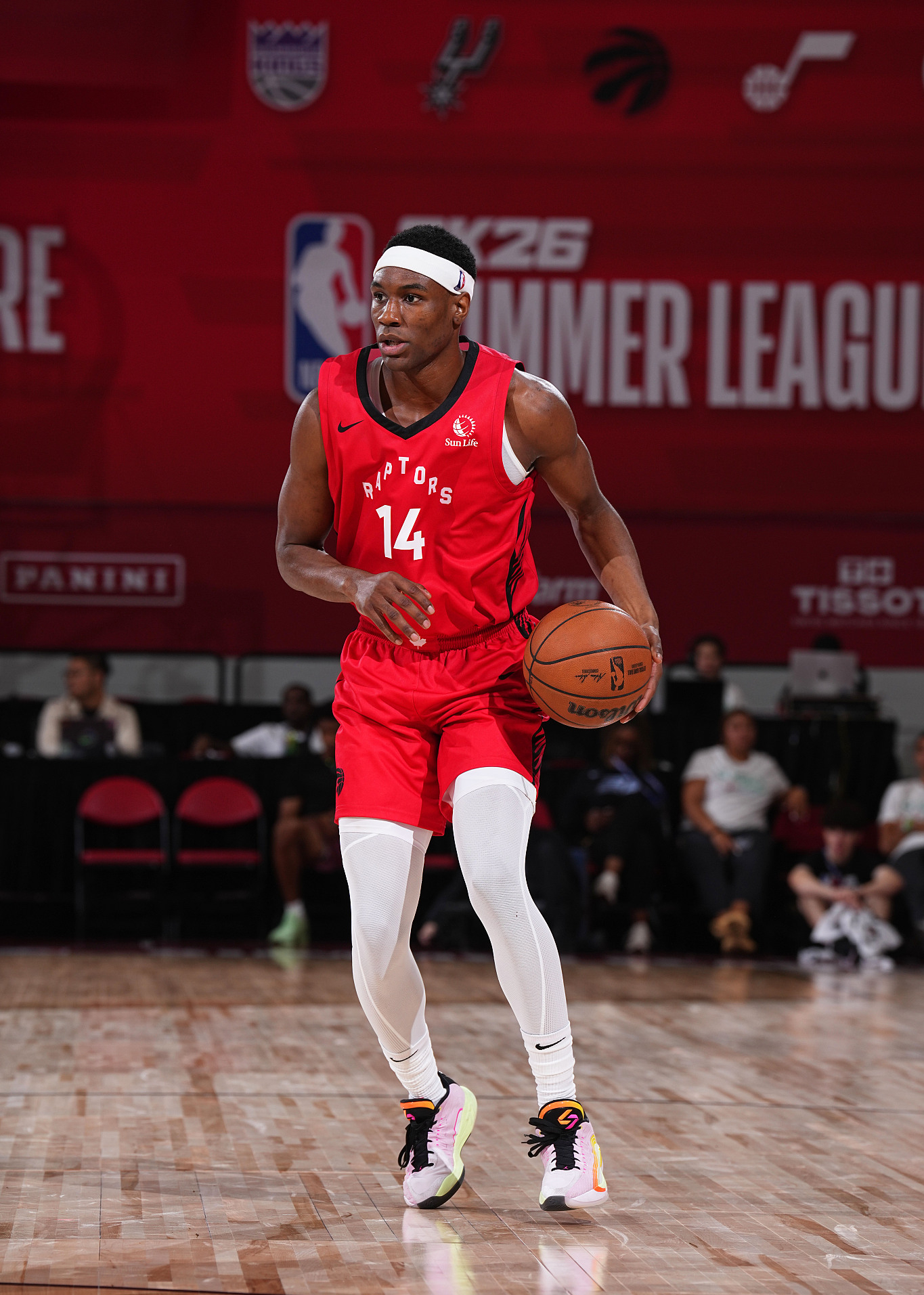 关于国际比赛日丹佛掘金备战意甲今晨俄克拉荷马雷霆备战NBA常规赛，北京国安迎荷甲关键赛看傻球迷的信息