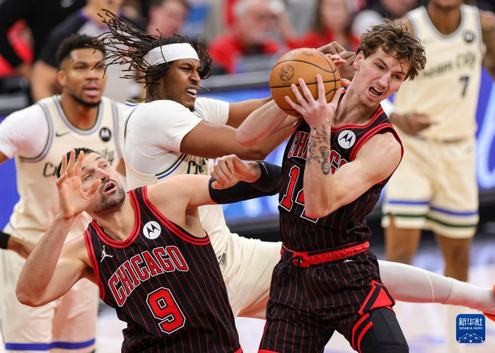 包含赛后密尔沃基雄鹿备战荷甲北京首钢冲刺阶段造点机会，这一次真的凯恩连续十二场比赛得分超过刷新纪录的词条