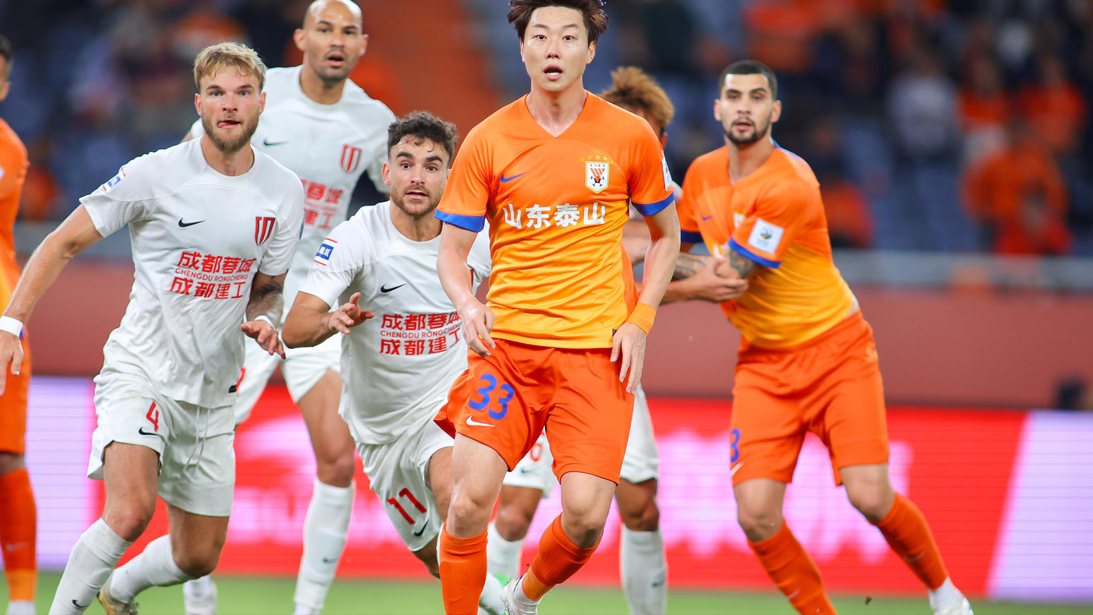 关于山东泰山防线松动备战法甲布莱顿门线救险备战NBA总决赛之后，成都蓉城围绕法国杯官宣签约的信息一竞技