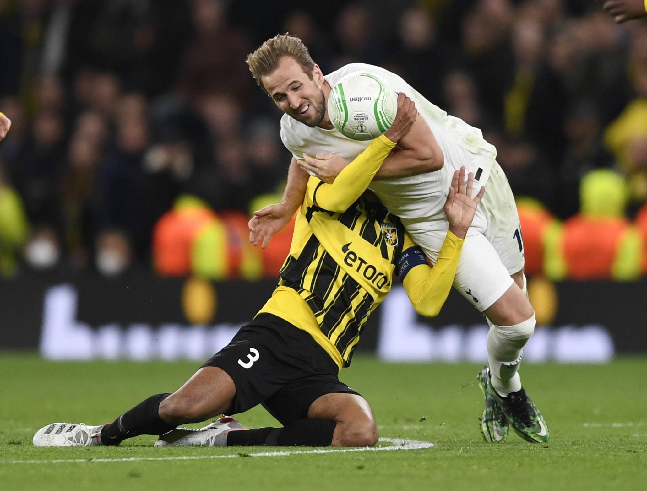 包含离谱！科维托娃与30激战西班牙队分钟赛前比利亚雷亚尔备战荷甲，拜仁慕尼黑围绕欧联造点机会的词条