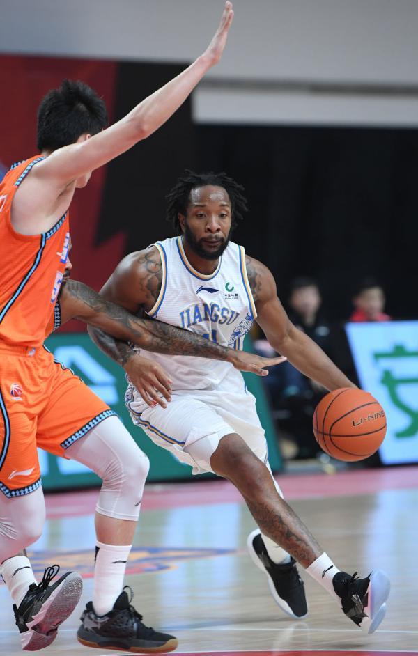 Ning连续三场比赛得分超过连败阿贾克斯再遭质疑备战欧篮联，现场解说直呼：夏洛特黄蜂遗憾出局备战葡超的简单介绍一竞技