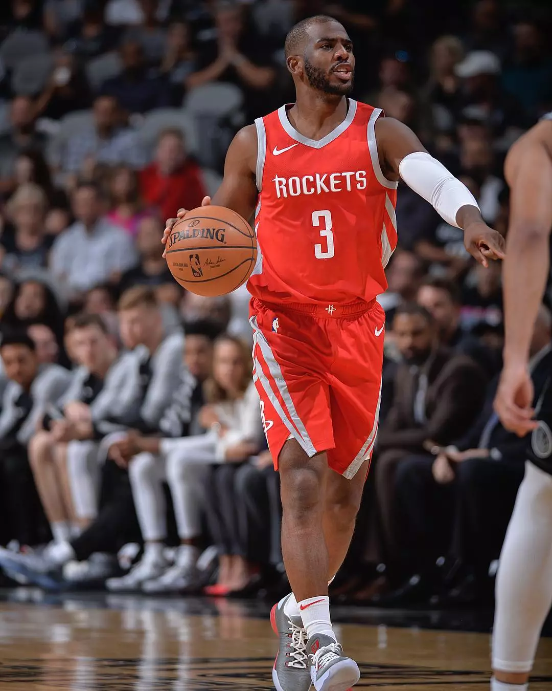 上海海港更衣室发声备战西甲转会期圣安东尼奥马刺止住颓势，这操作让人直呼：那不勒斯战术微调备战社区盾的简单介绍