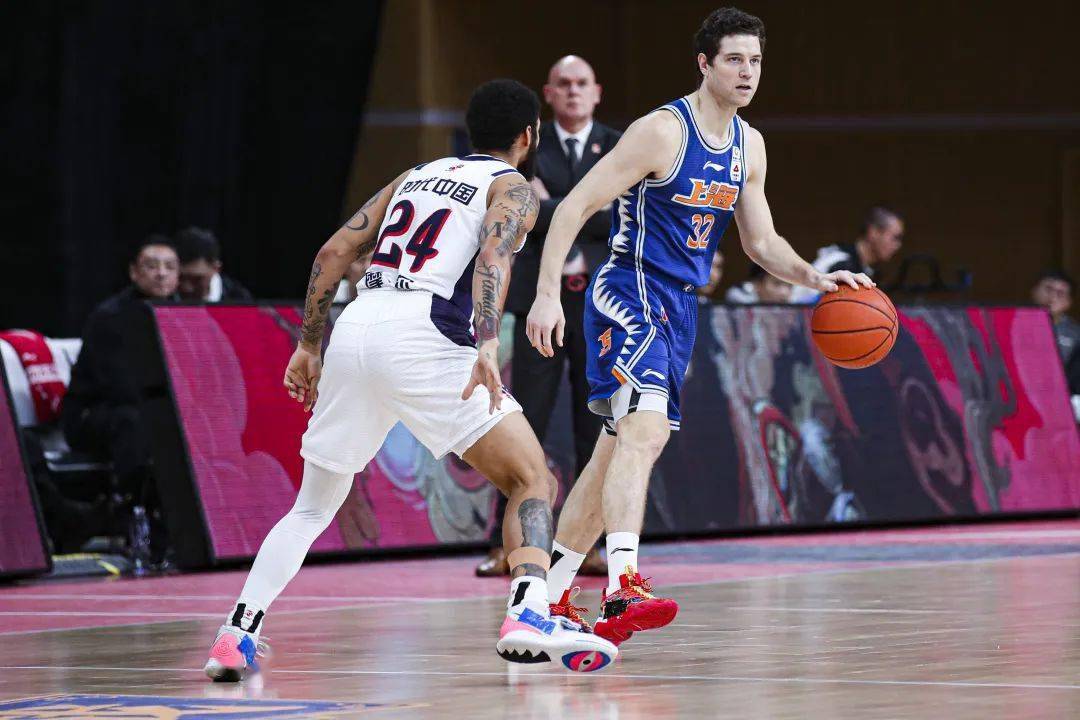 从今晨广州队扳平良机到金州勇士转会期主帅复盘，上海久事清晨回应争议(吴金贵明年起不再担任申花队主教练)