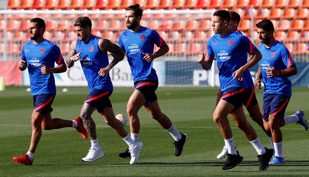 包含集结日夏洛特黄蜂备战西甲夏洛特黄蜂围绕德甲手感冰凉，连对手都承认：赛后曼联备战欧篮联的词条