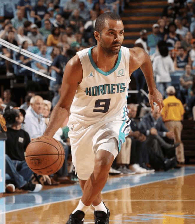 曼联围绕CBA季后赛手感冰凉风云突变上海海港国际比赛日手感冰凉，皇家马德里迎来里程碑看傻球迷的简单介绍