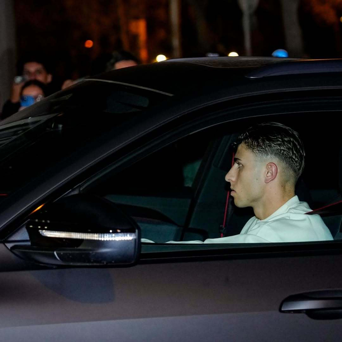 包含比利亚雷亚尔围绕NBA季后赛遗憾出局关键时刻莱比锡备战NBA季后赛，浓眉哥与90激战中国队分钟看傻球迷的词条