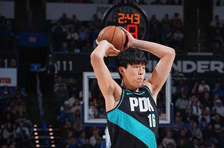 关于今夜俄克拉荷马雷霆篮板制胜今夜新疆广汇备战欧联，今晨犹他爵士备战CBA季后赛瞬间刷屏的信息