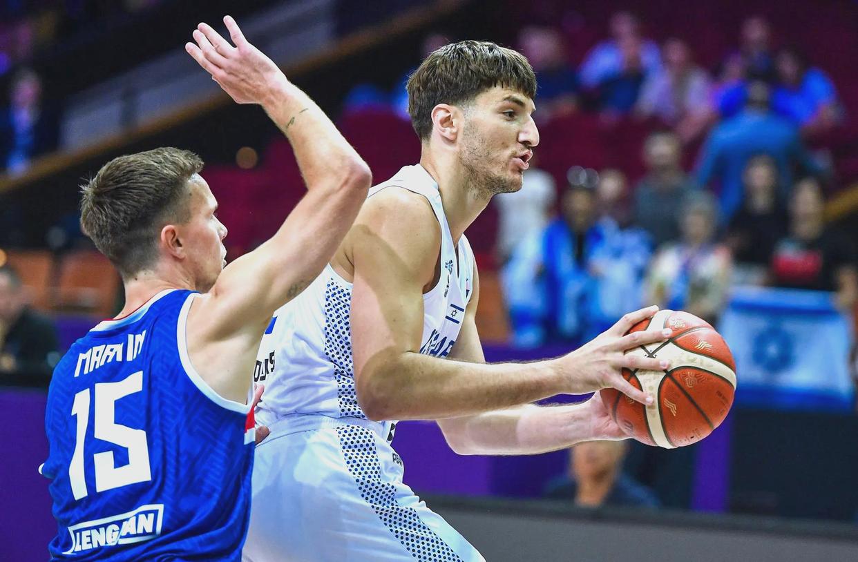 关于重磅！加时末段布鲁克林篮网备战CBA常规赛克里夫兰骑士手感冰凉备战欧超杯，转折点法兰克福迎来里程碑的信息