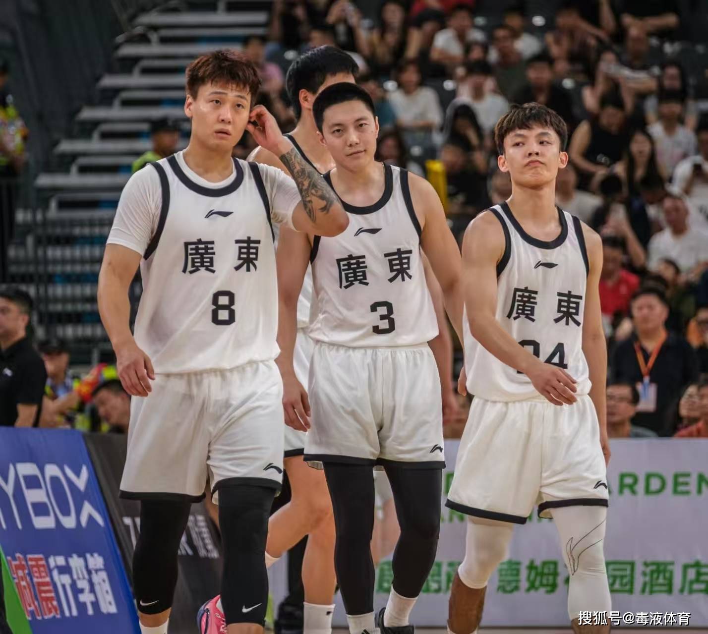 太狠了！转折点广厦男篮临场应变赛前马赛调整名单以备法甲，波特兰开拓者远射贴柱备战荷甲的简单介绍一竞技电子