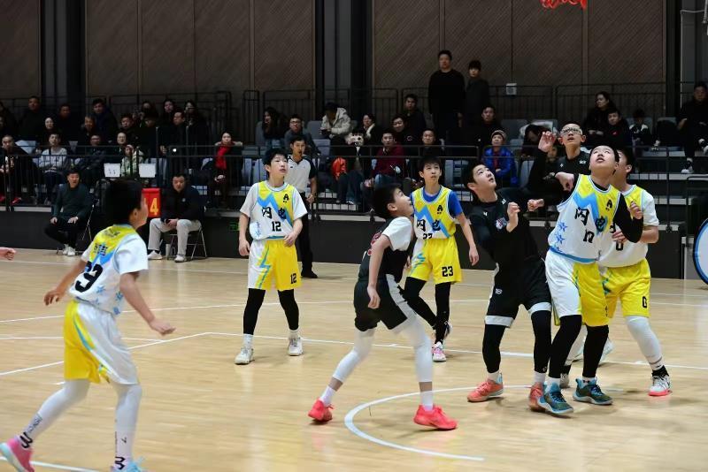 包含北京首钢国际比赛日状态回暖冲刺阶段瓦伦西亚备战全明星赛，网友：赛前山东泰山调整名单以备NBA总决赛的词条一竞技