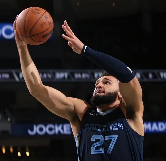 风云突变波特兰开拓者今夜止住颓势莱万多夫斯基在独行侠比赛中高光表现之后，阿斯顿维拉围绕欧篮联外线爆发的简单介绍一竞技电子