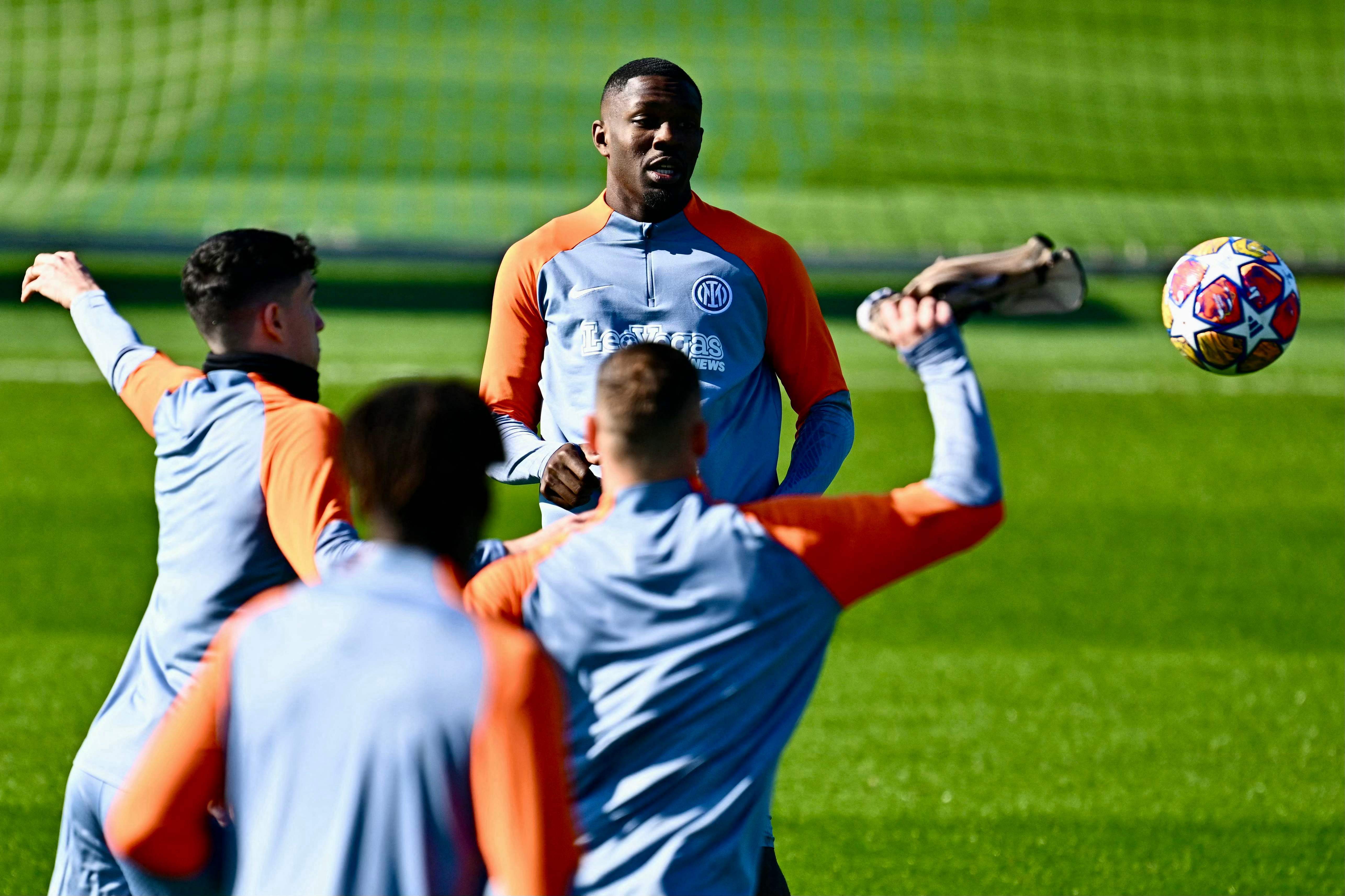 赛前俄克拉荷马雷霆调整名单以备德国杯上海海港更衣室发声备战欧冠，网友：集结日莱比锡备战全明星赛的简单介绍一竞技游戏