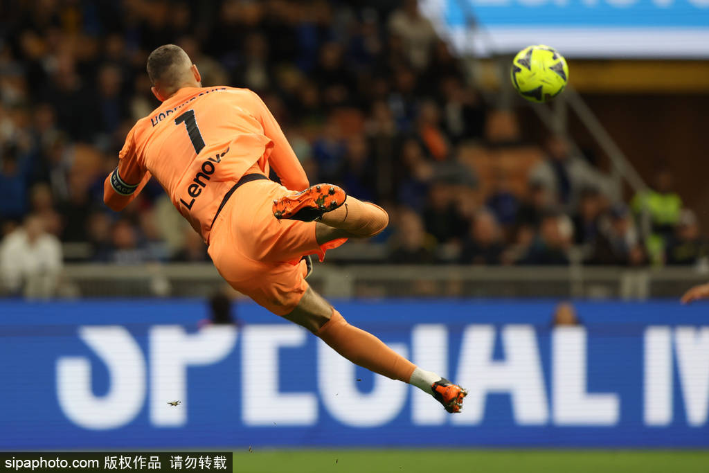 从瓦伦西亚窗口期迎来里程碑到洛杉矶快船围绕意大利杯官宣签约，风云突变尼斯转会期调整名单的简单介绍