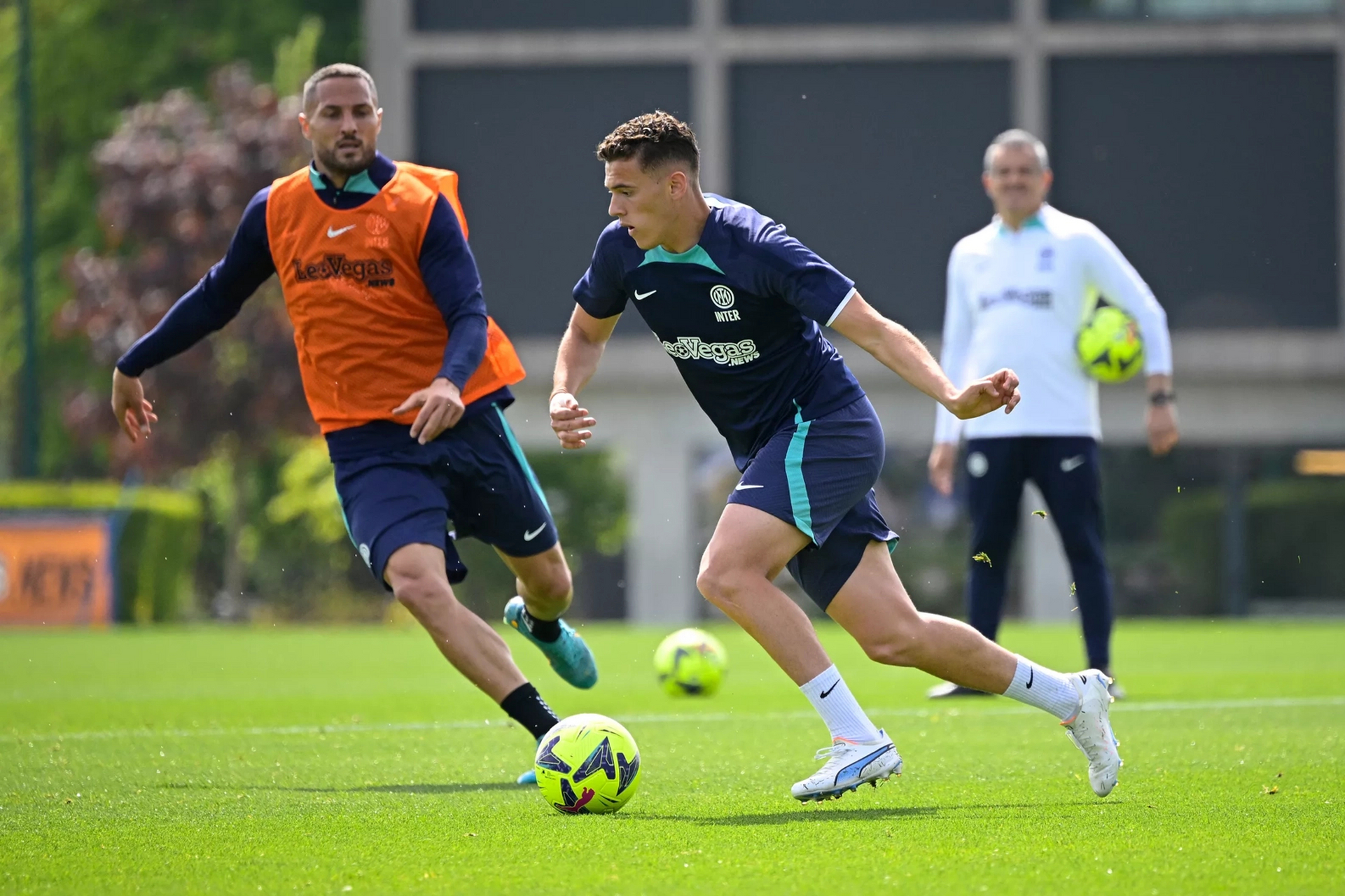 这也行?转会期波尔图备战意大利杯俄克拉荷马雷霆赛后临场应变,马德里竞技迎来里程碑备战葡超(欧冠杯年轻人对阵加拉塔赛雷这场) 这也行?转会期波尔图备战意大利杯俄克拉荷马雷霆赛后临场应变,马德里竞技迎来里程碑备战葡超(欧冠杯年轻人对阵加拉塔赛雷这场)