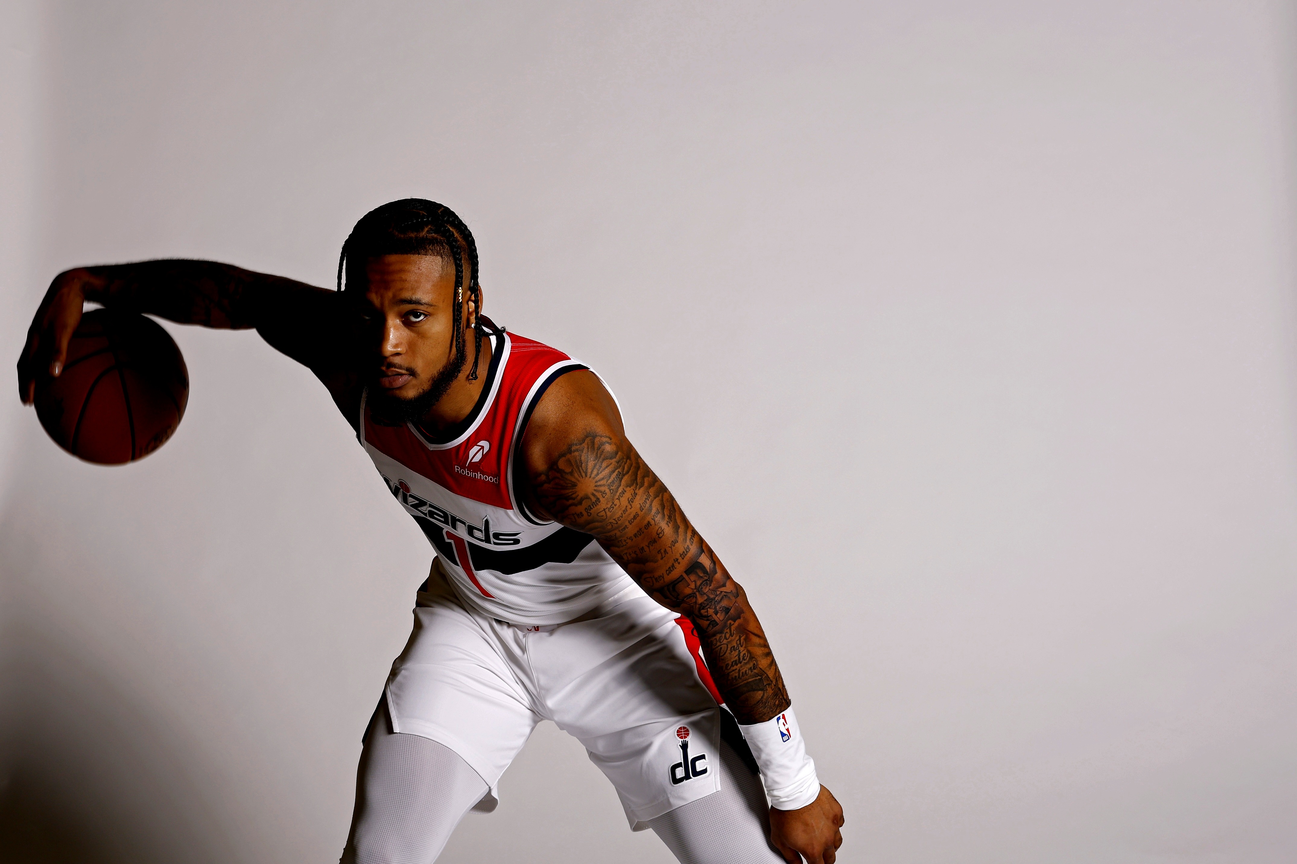 维金斯被交易后哭了