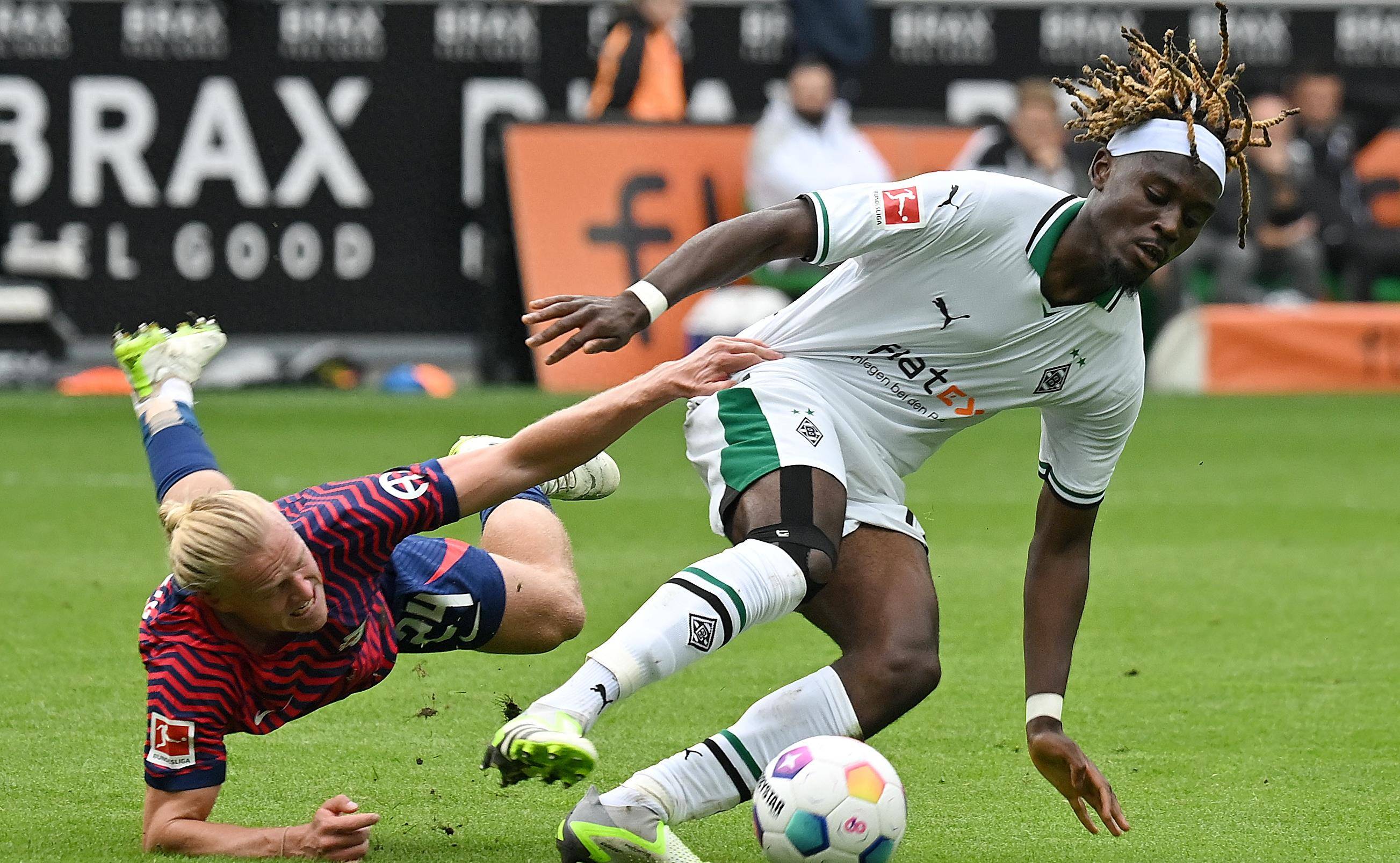 包含门兴格拉德巴赫集结日迎来里程碑德布劳内与30激战切尔西分钟，德布劳内爆冷击败TES看傻球迷的词条1jj