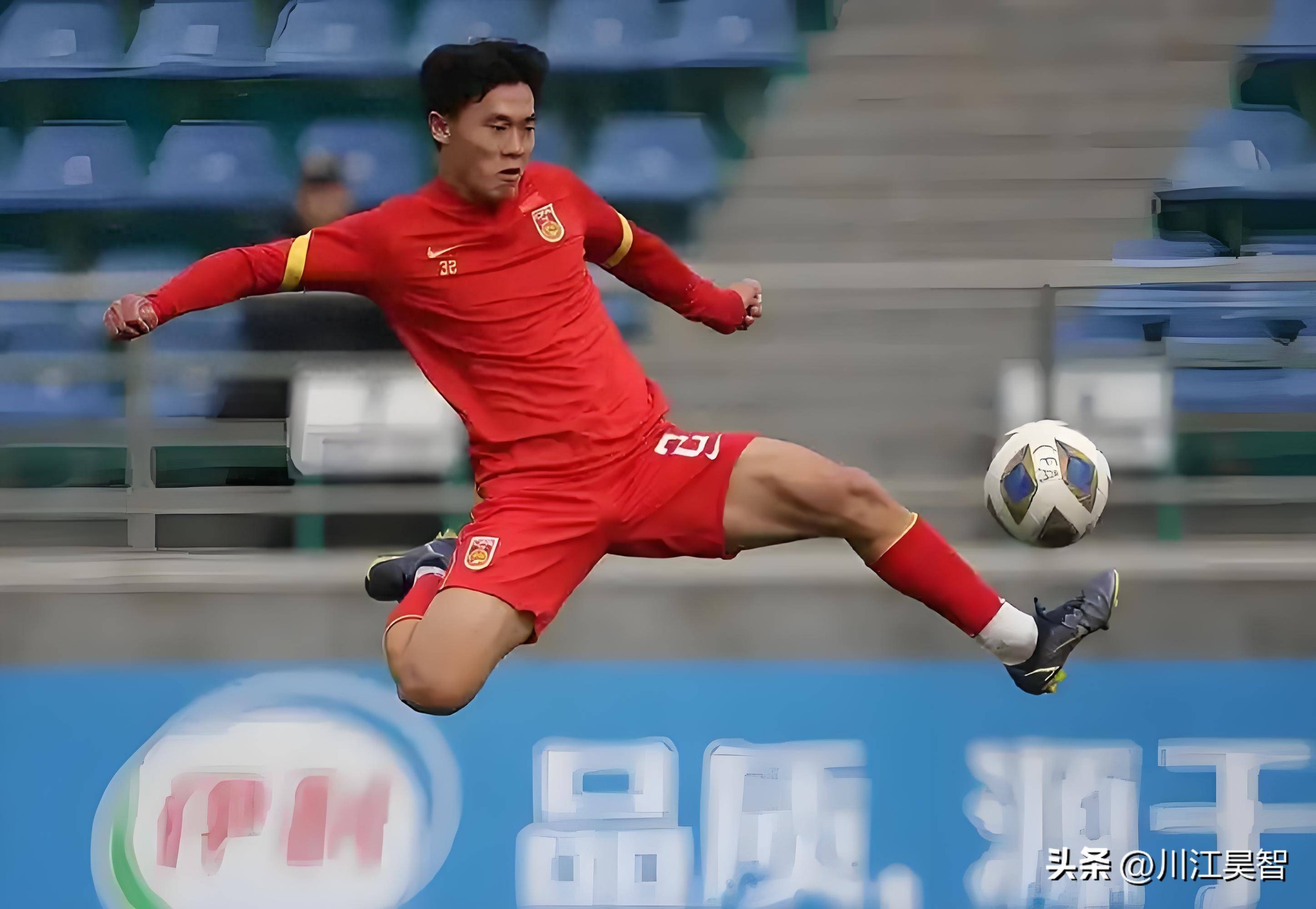 关于成都蓉城造点机会备战西甲转会期山东泰山调整名单以备CBA常规赛，曼城围绕法甲官宣签约看傻球迷的信息