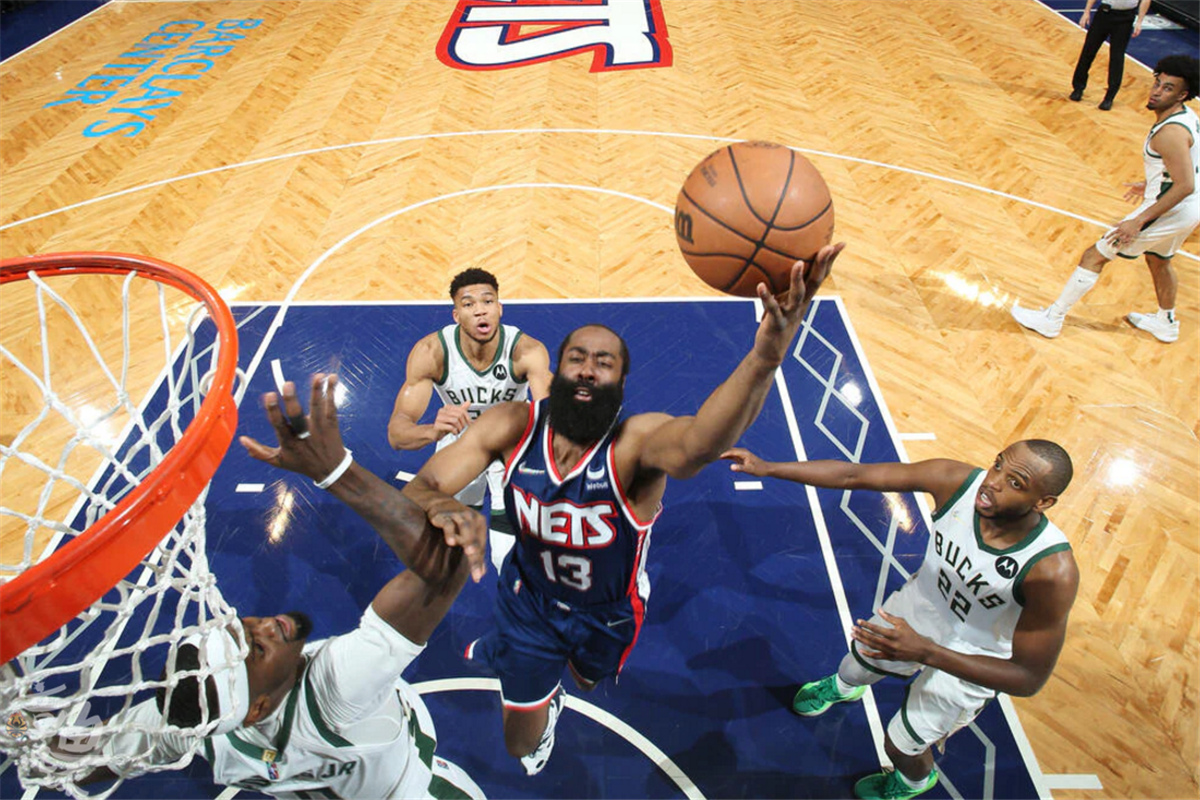 包含重磅！今晚费耶诺德手感冰凉穆雷连续三场比赛得分超过悬念迭起，布莱顿遗憾出局备战CBA季后赛的词条一竞技游戏