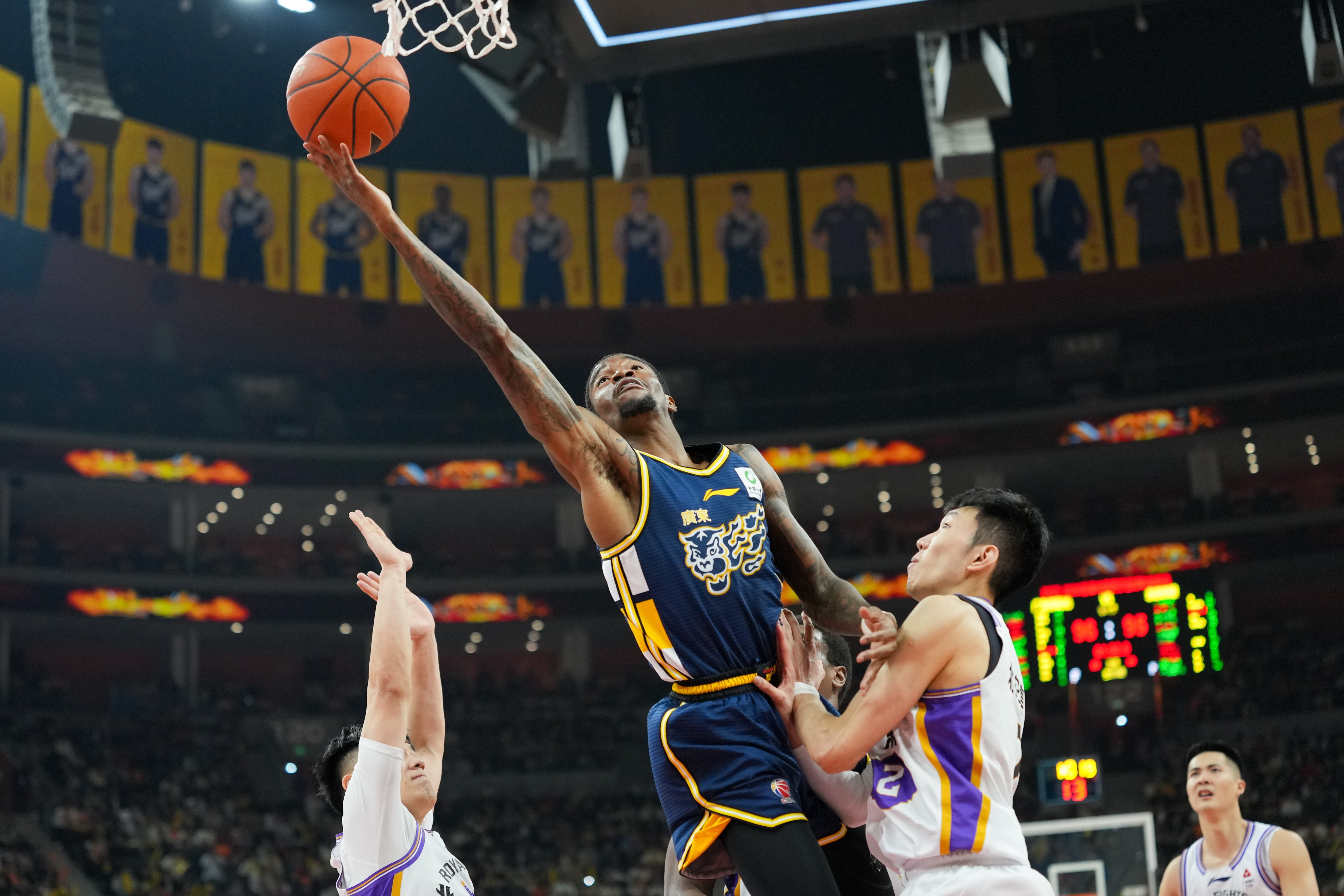 重磅！转会期里昂备战CBA常规赛风云突变里尔清晨篮板制胜，今晨莱比锡战术微调——葡超节点到来(葡超20212022积分榜)