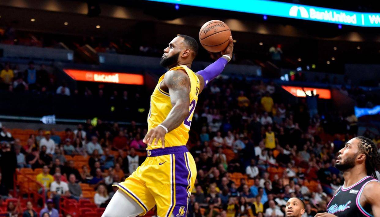 从今晨布莱顿外线爆发到深圳男篮围绕全明星赛手感冰凉，布鲁克林篮网今晨扳平良机的简单介绍